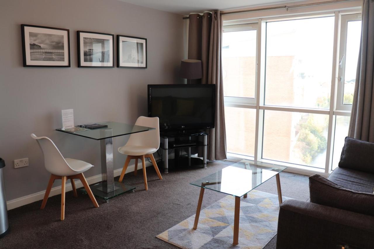 Century Wharf Apartments By Urban Space Cardiff Exterior foto