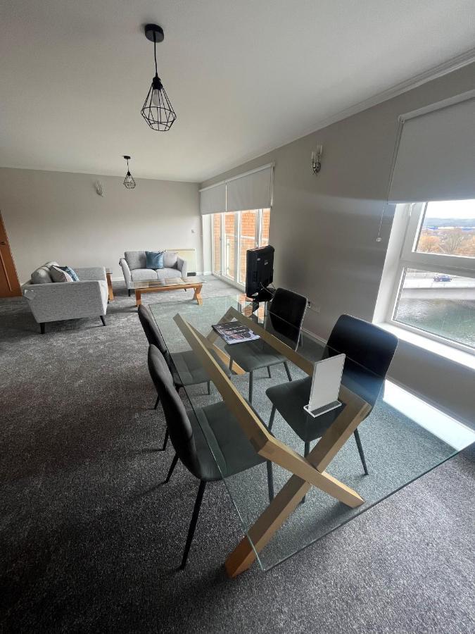 Century Wharf Apartments By Urban Space Cardiff Exterior foto