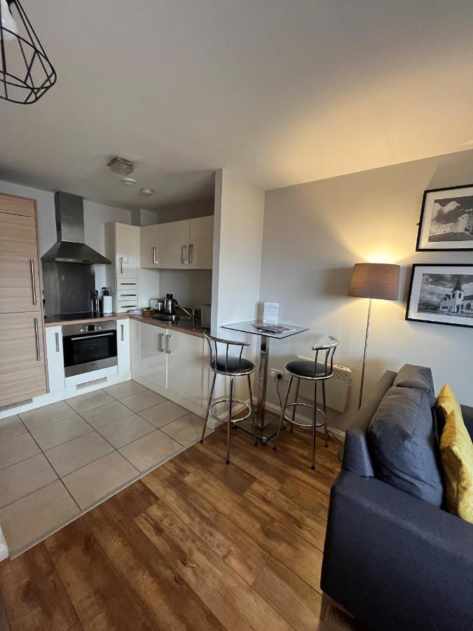 Century Wharf Apartments By Urban Space Cardiff Exterior foto